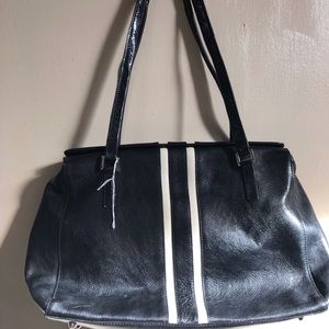 Wilson's Leather Black & White Shoulder Bag